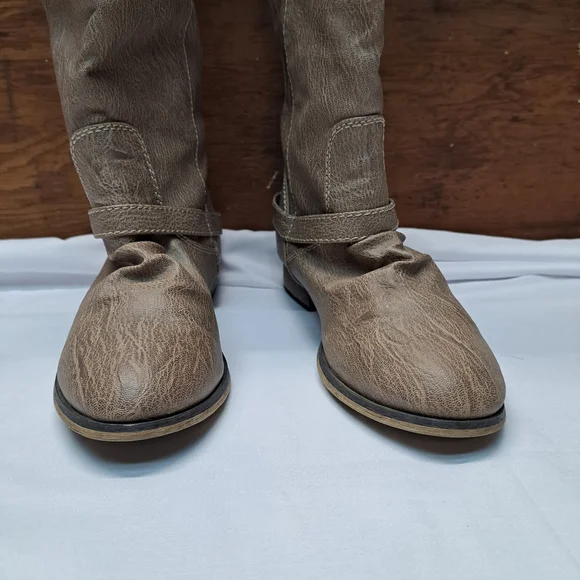 Knee-High BRECKELLES Women's Tan Boots Size 7.5 - Picture 4 of 12